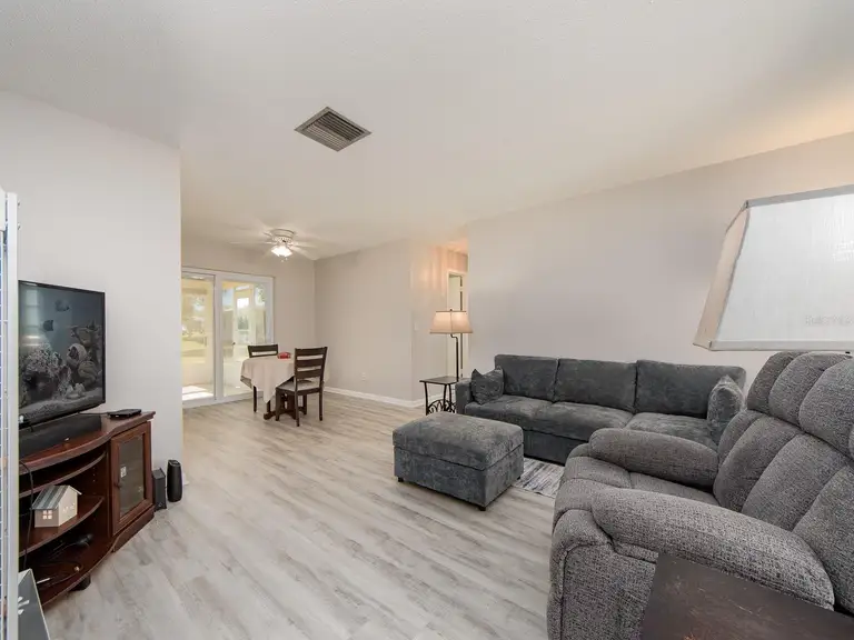 8657 143RD ST — photo 4