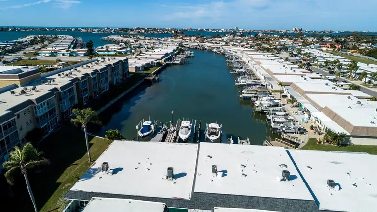 128 BOCA CIEGA POINT BLVD N