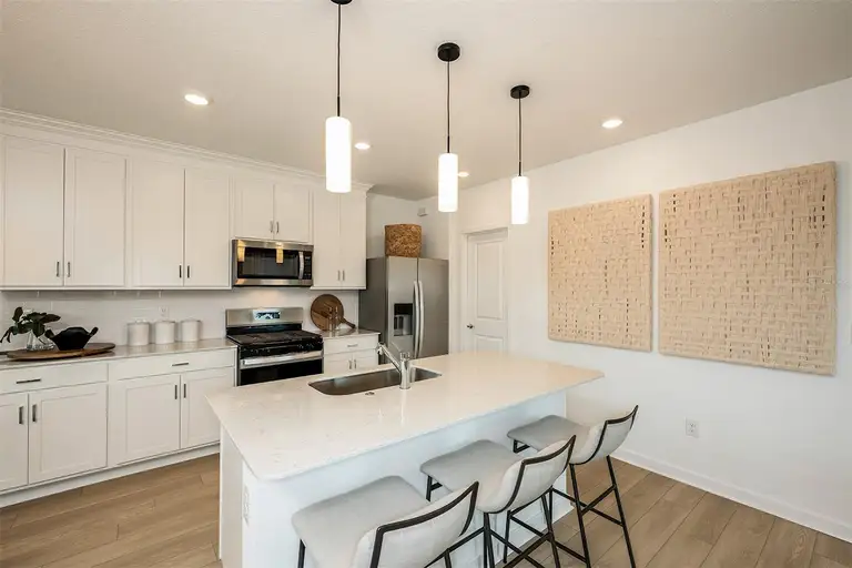 6283 BROAD FIELD AVE — photo 2