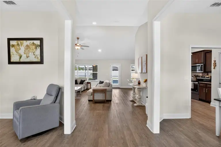 14 FARNELL LN — photo 4