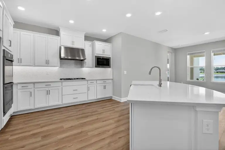 656 JUNONIA BLVD — photo 3