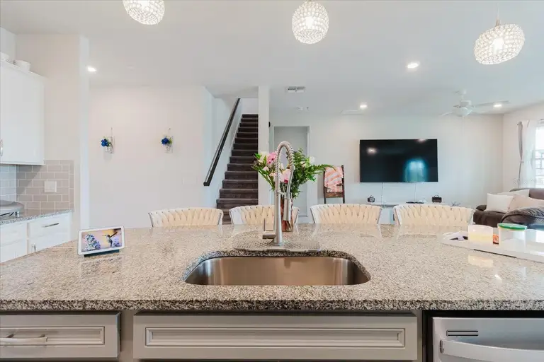 10307 WINE PRESS AVE — photo 5