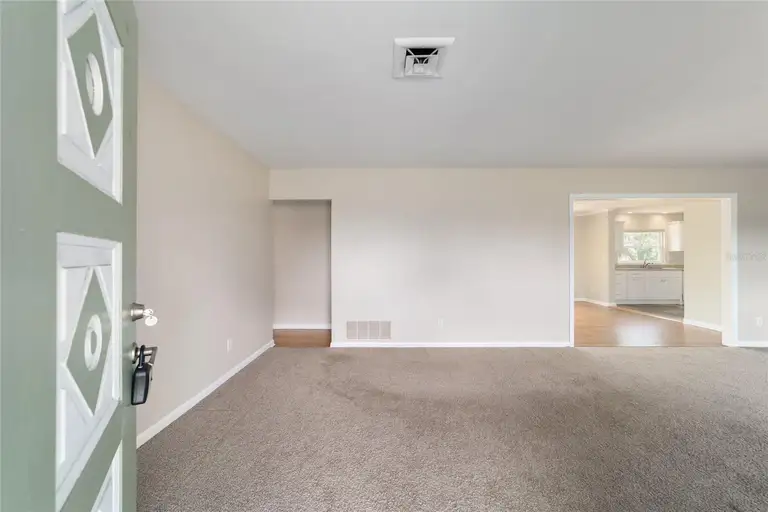 510 SW 28TH ST — photo 4
