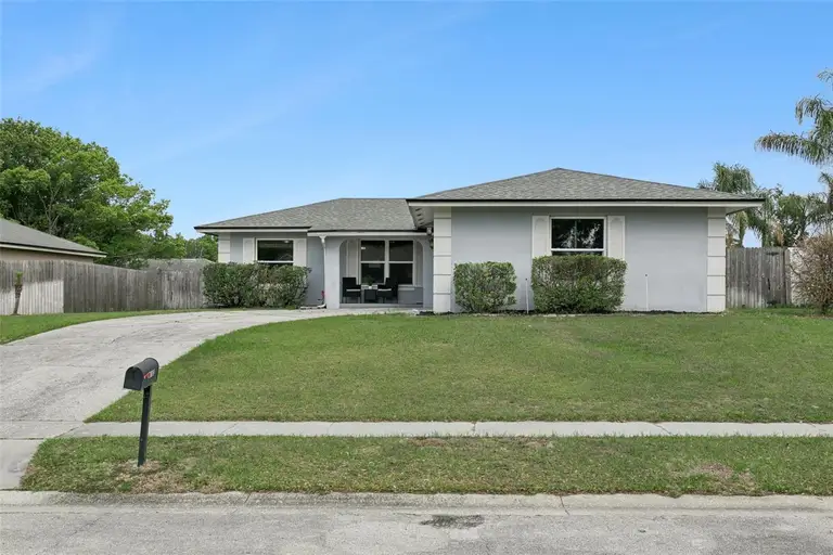 102 N SILVER CLUSTER CT