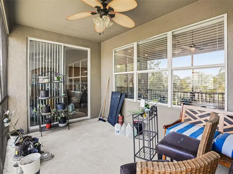 1042 HARMONY LN — photo 3