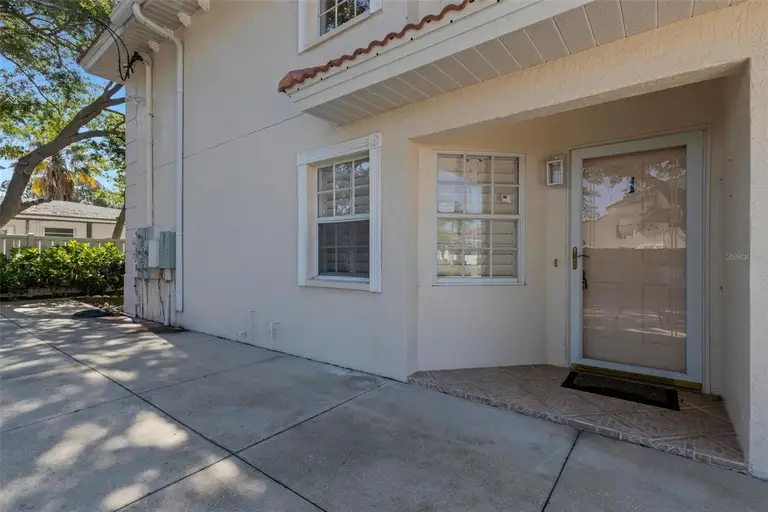 528 W VENICE AVE ## 1