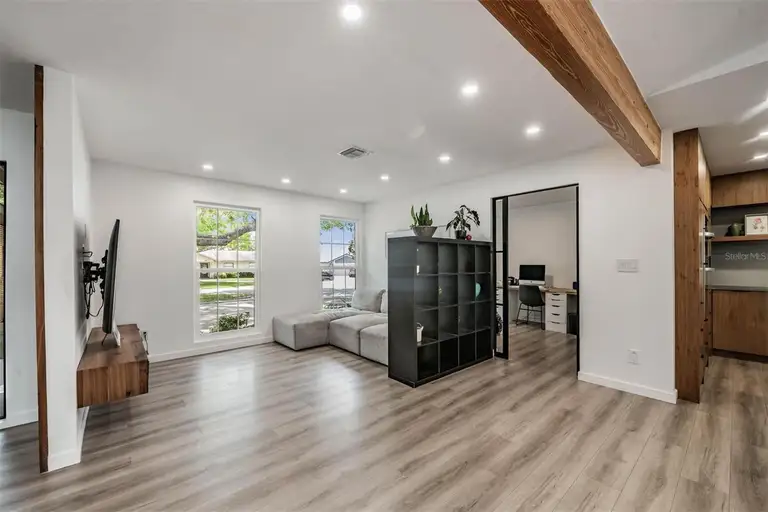 848 HILLSIDE DR — photo 4