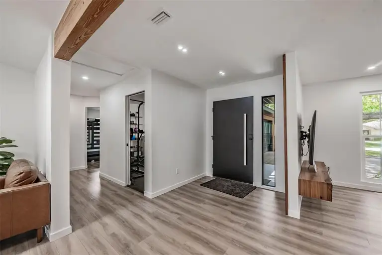 848 HILLSIDE DR — photo 3