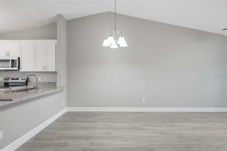 2422 KING OAK CT — photo 5