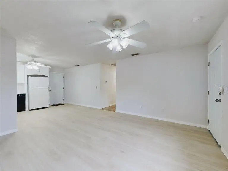 111 VALENCIA DR — photo 5