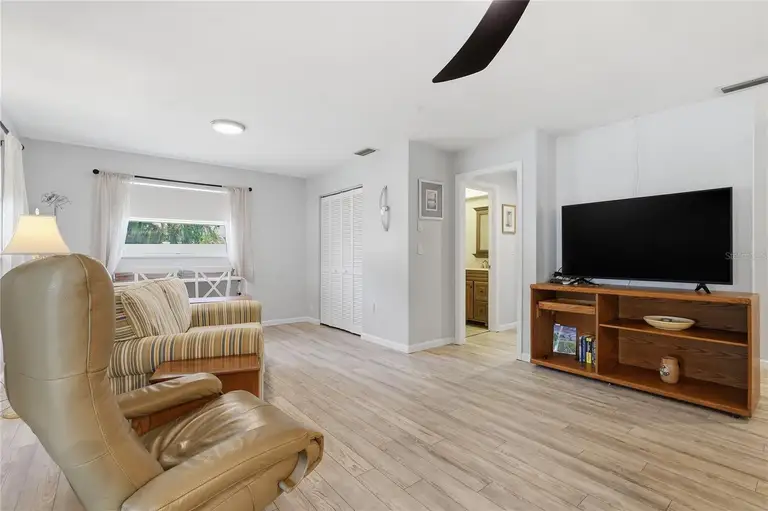1634 DALE CIR N — photo 5
