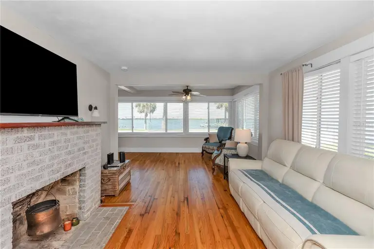 101 FLEMING AVE — photo 3