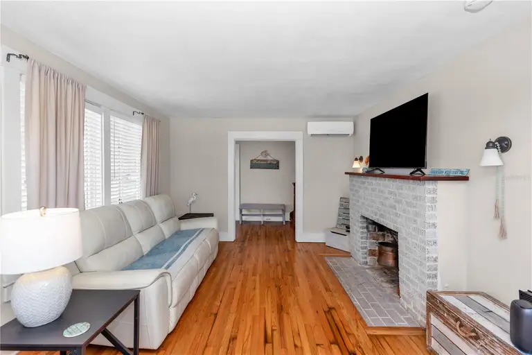 101 FLEMING AVE — photo 4