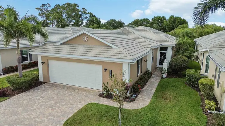 11045 BARNSLEY DR #11045