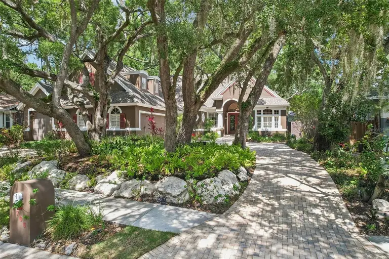 1706 COUNTRY TRAILS DR