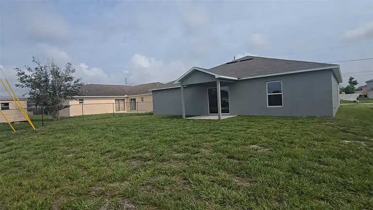 541 LAKEVIEW CT — photo 3