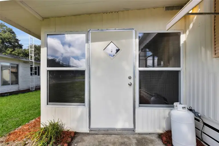 24631 PALMETTO DR — photo 2