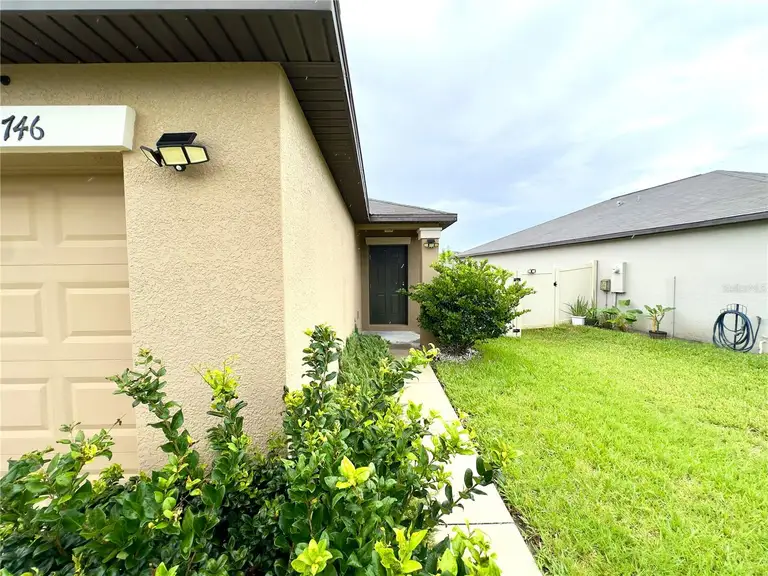 9746 SAGE CREEK DR — photo 2