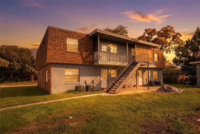 656 WILLIAMSBURG DR