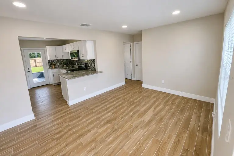 6041 DUBLIN DR — photo 3