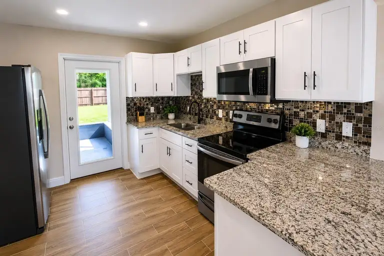 6041 DUBLIN DR — photo 4